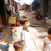 Người nhập cư nghèo: chuyện ân ái và nuôi con