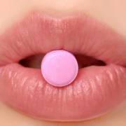Tình tiền và cuộc hôn nhân Viagra – Botox 160 tỉ đô