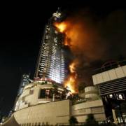 Dubai: Khách sạn 63 tầng cháy kinh hoàng