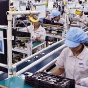 Việt Nam: Thế chân tường và bài toán năng suất lao động