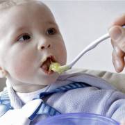Cho trẻ ăn đậu phộng sớm, ngừa được dị ứng đậu phộng
