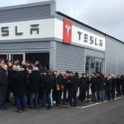 Tesla Motors tạo ra ‘cơn sốt’ với hơn 250.000 đơn đặt hàng trong 36 giờ