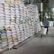 Thái Lan tính bán 10 triệu tấn gạo tồn kho