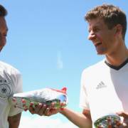 Adidas, Nike và Puma đẩy đối thủ khỏi thị trường Euro 2016