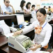 Fitch: Năm 2017, các ngân hàng Việt Nam sẽ dần cải thiện