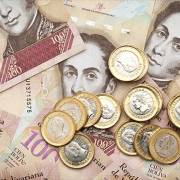 Thu hồi tiền 100 bolivar, Venezuela sẽ phát hành đồng nội tệ ‘khủng’