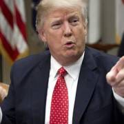 Tổng thống Donald Trump hoãn ban hành sắc lệnh nhập cư mới
