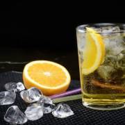 Nguy hiểm khi uống rượu với nước tăng lực?