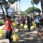 Sài Gòn đầy rác bụi