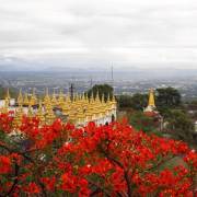 Mandalay, trên cao phượng nở huy hoàng