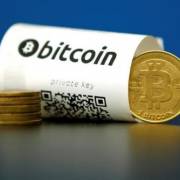 Đồng Bitcoin lần đầu tiên phá mốc 5.000 USD