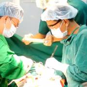 TP.HCM: Bệnh viện vùng ven ‘vay mượn’ bác sĩ khắp nơi