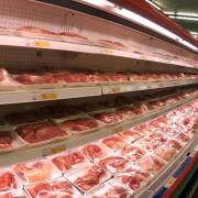 Thịt bò nhập giá bèo tràn ngập thị trường