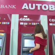 Ngân hàng nhà nước chỉ đạo dừng tăng phí ATM