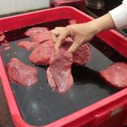 Bán đấu giá 170.000 kg thịt trâu đông lạnh