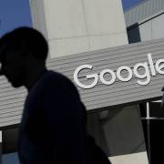 Cơ quan giám sát EU cáo buộc Facebook, Google vi phạm quyền riêng tư