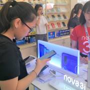 FPT Shop mở bán Huawei Nova 3i