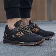 New Balance tìm người ‘lập dị’ để tặng giày