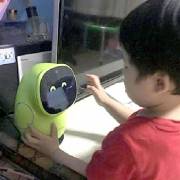 Trung Quốc: Robot AI thay thế cha mẹ