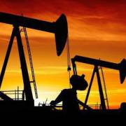Giá dầu giảm gần 11% trong tháng 10