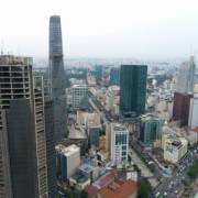 Nợ xấu phủ bóng đen lên tăng trưởng kinh tế Việt Nam