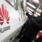 Huawei tiếp tục đối diện khó khăn ở châu Âu