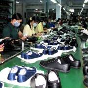 Đơn hàng gia công giày dép, túi xách chuyển dịch từ Trung Quốc sang Việt Nam
