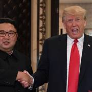 Ông Trump thông báo sẽ gặp ông Kim Jong-un tại Hà Nội