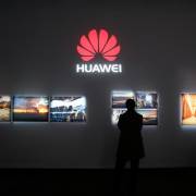 Tình báo Anh cảnh báo nguy cơ đe dọa an ninh của tập đoàn Huawei