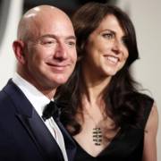 Vợ ông chủ Amazon sẽ nhận 35,6 tỷ USD sau ly hôn