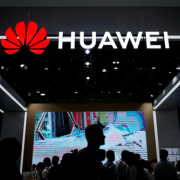 Doanh thu Huawei tăng gần 40% dù chịu sức ép từ Mỹ