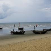Maungmagan, biển tinh khôi đẹp dù ngày gió mưa
