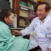 Em bé Cadong được giải thoát khỏi khối u trên mặt suốt 7 năm trời