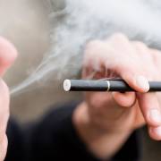 Mùi thuốc lá điện tử cũng gây bệnh tim mạch