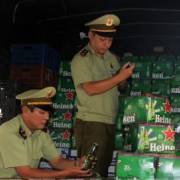 Thu giữ lượng lớn bia Heineken và sữa Ensure không rõ nguồn gốc