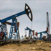 Giá dầu thế giới đồng loạt giảm hơn 3%