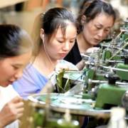 Sản lượng công nghiệp của Trung Quốc xuống thấp nhất trong 17 năm