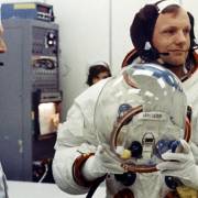 Giải mã nguyên nhân cái chết của Neil Armstrong