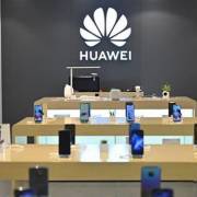 Mỹ hoãn trừng phạt Huawei thêm 90 ngày