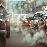 Ô nhiễm không khí tàn phá phổi như hút một gói thuốc/ngày