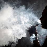 Việt Nam có thể cấm kinh doanh thuốc lá điện tử