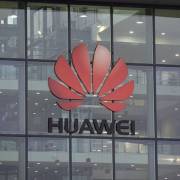 Bộ Thương mại Mỹ rút các quy định cấm công ty bán hàng cho Huawei