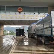 Thông quan có kiểm soát hàng hóa tại cửa khẩu Lào Cai