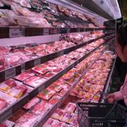 Thịt heo ngoại về cảng Việt Nam chỉ có 60.000 đồng/kg