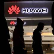 Huawei sẽ bị cấm khỏi mạng 5G ở Anh từ cuối năm nay