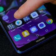 Samsung ngừng cung cấp màn hình OLED cho Huawei