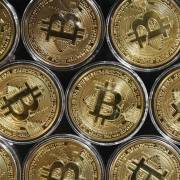 Bitcoin đạt kỷ lục mới trên 49.000 USD
