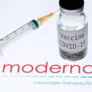 Đề xuất Bộ Y tế phê duyệt hai vắc xin ngừa Covid-19 của Mỹ và Nga