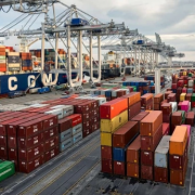 Các hãng vận tải ưu tiên chở container rỗng đến Trung Quốc