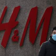 Đối mặt với cơn giận của người Trung Quốc, H&M đã ‘xuống nước’